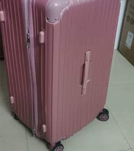 32寸拉杆箱玫瑰金粉红色自己没有用过有运输...