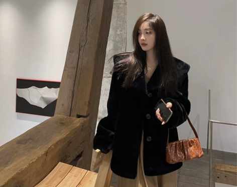 付智恩 小海军 黑标美利奴皮毛一体皮草大衣...