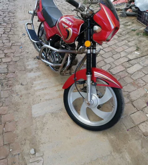 宗申125摩托车，仅行驶6000公里，电启...