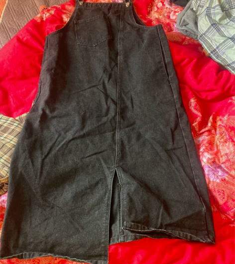 背带裙，之前超爱，现在不喜欢了 感兴趣的话...