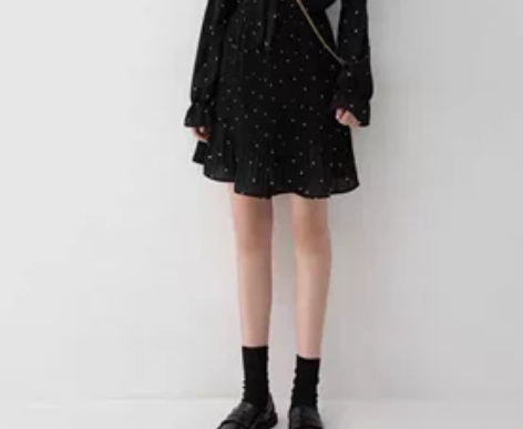 法式复古黑色绑带喇叭袖短裙收腰荷叶边雪纺波...