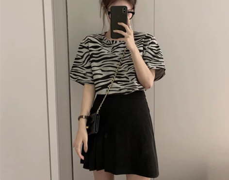 夏季新款可盐可甜小个子穿搭轻熟港风套装女复...