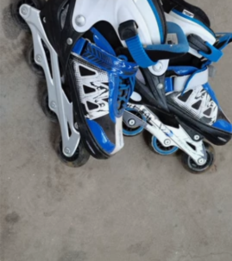 两双溜冰鞋打包300包邮,一双180包邮,...