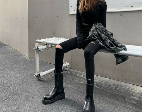 纯黑色膝盖破洞牛仔裤女高腰显瘦小脚裤子新款...
