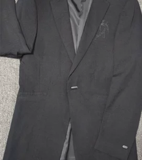 全新有吊牌，春秋外套西服，人造棉 面料柔软...