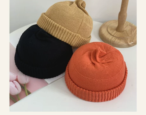 针织瓜皮帽。 买回来只戴过一次，我的头围比...