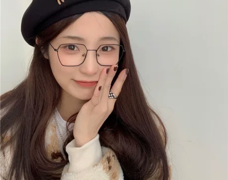 黑色咖色贝蕾帽，非常好看呦，显气质 感兴趣...