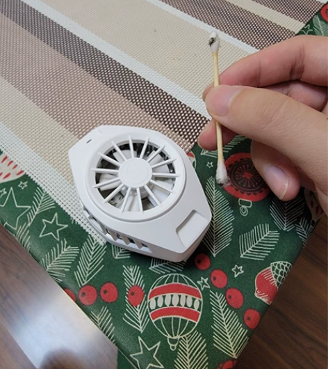 小米黑鲨手机散热背夹风扇 换了iqoo的风...