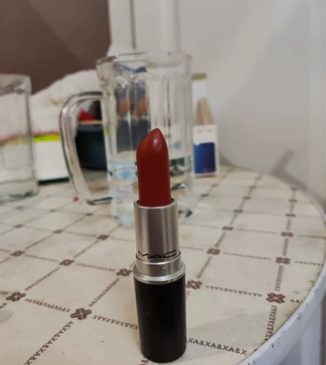 出售一支用过的MAC口红，色号:602，小...