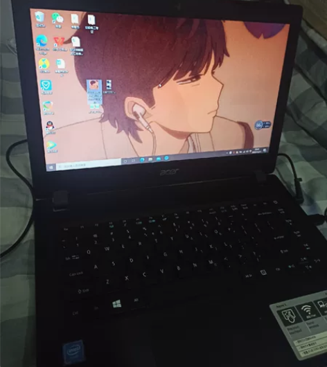 出一台 acer笔记本电脑，平时拿来 看电...