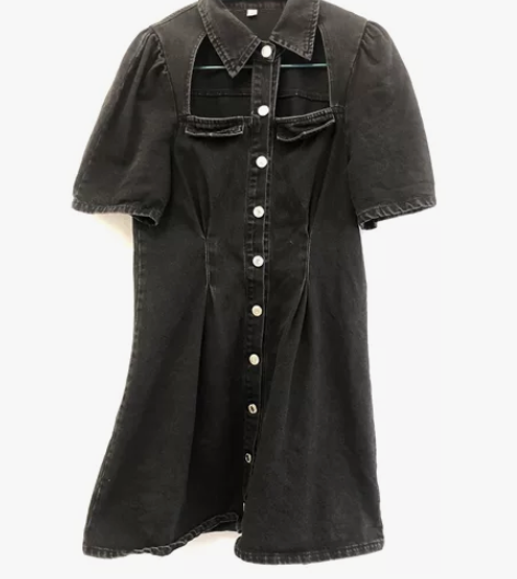 UR夏季连衣裙，有设计感，纯黑色，穿过一次...