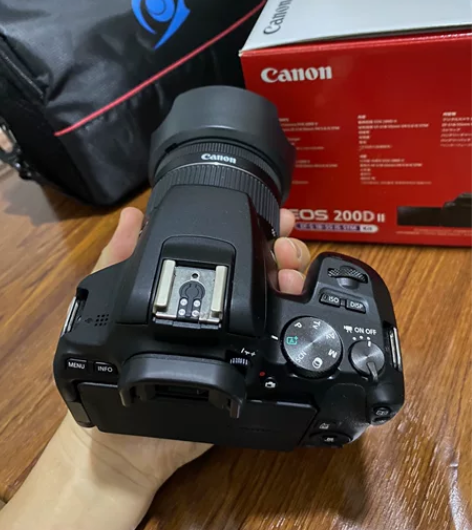 自用佳能200D二代 带18-55防...