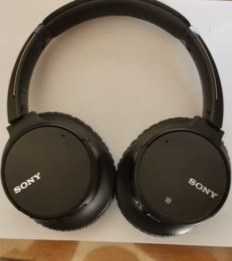 很少的颈带sony无线外放式耳机，自己太胖...