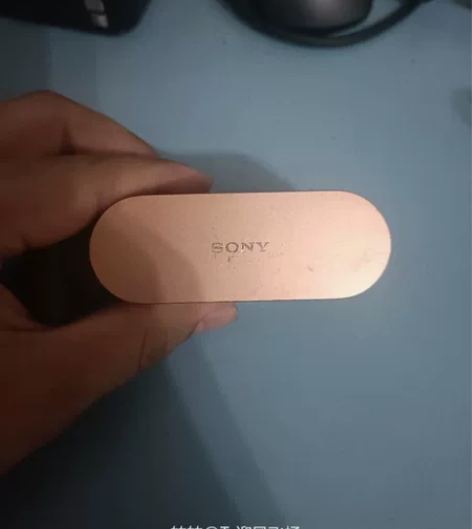 索尼耳机  明显痕迹   功能正常 感兴趣...