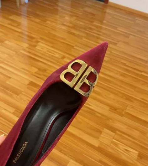 冬季的单鞋哦 非常女人的一款鞋子 试穿过。...