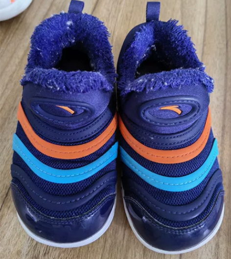 安踏毛毛虫，柔软轻便，孩子穿着非常舒适。 ...