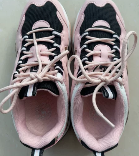 骆驼女童熊猫鞋。37码。穿过一次。如图。 ...