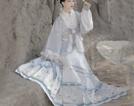洛芷妤游乐园原创汉服女明制披袄马面裙立领琵...