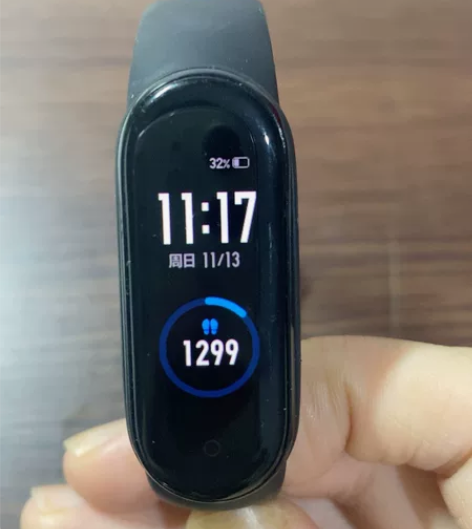 小米手环5 都很完好 有意者私聊 感兴趣的...