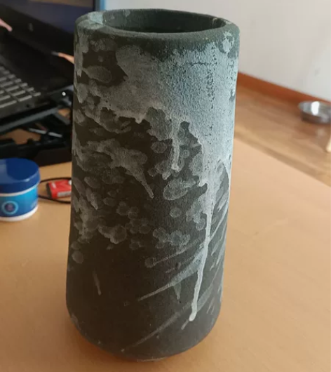 花瓶,插花用,买来没插几次一直摆着。无暇。...