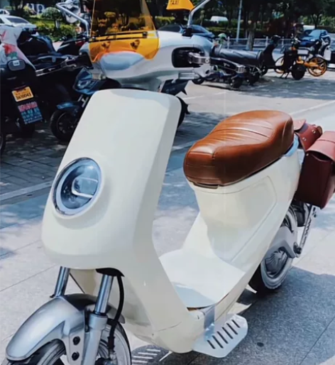 小牛电动,车辆外观升级 感兴趣的话点“我想...