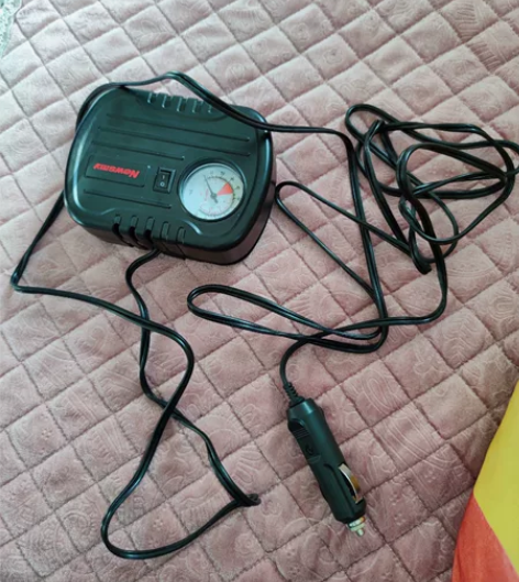 纽曼便携式充气泵。 型号C11,电源线长2...