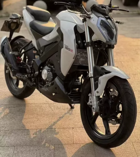 最新到货贝纳利小迅龙150S，车况极品，声...