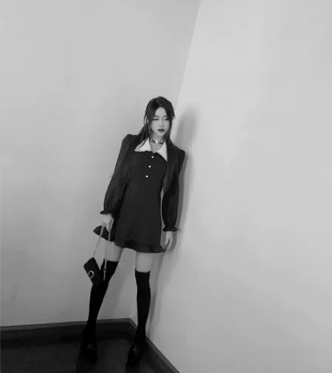 赫本气质战裙/留学千金/缎面尖尖领法式复古...