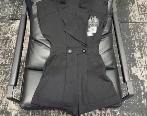 黑色西装连体裤女夏季薄款2022新款别致高...