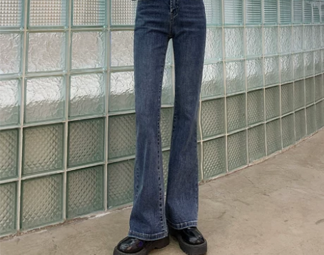 博主闲置 深蓝高腰微喇牛仔裤女秋季新款九分...