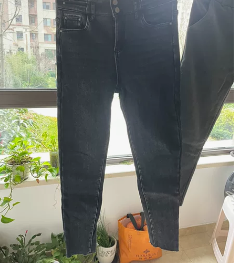 灰黑色高腰加绒牛仔铅笔裤 毛拉边山东冬天可...