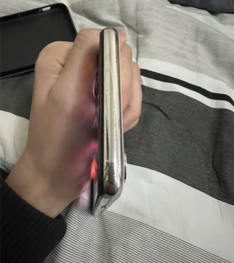 iPhoneX256g白色，无磕碰，换过电...