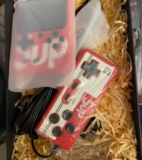 全新游戏机玩具礼盒，真的可以玩，童年记忆 ...