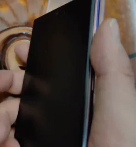 三星S22 u国航在保没有维修过。全套配件...