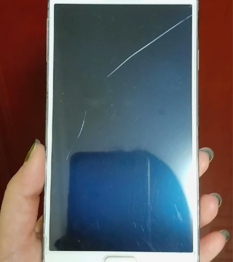 三星note3 边框有些破损，屏幕无事，贴...