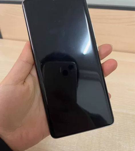 荣耀50，8+256演示机特价包邮 感兴趣...