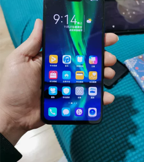 荣耀8X，6+128G，成色如图，购买于京...