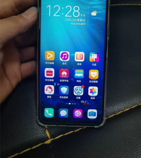 荣耀20   8+256 670￥ 黑色 ...