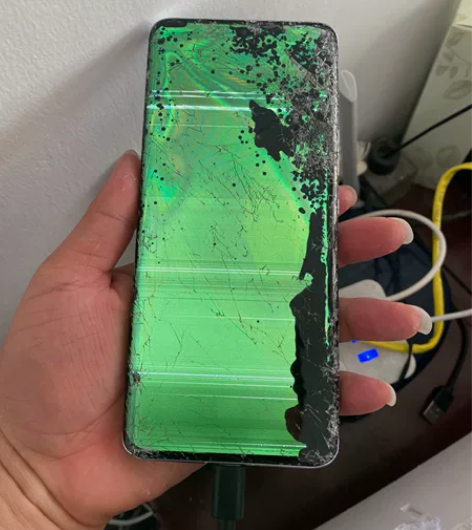 荣耀miag4 8+256，朋友买的两个月...