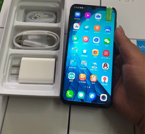 全新未拆封vivoy97手机4+128G内...