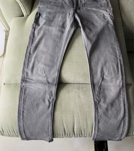 9.5成新ABLE JEANS修身牛仔裤，...