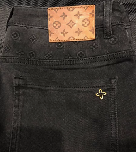 LV男士修身型牛仔裤，前几年海港城购入.健...