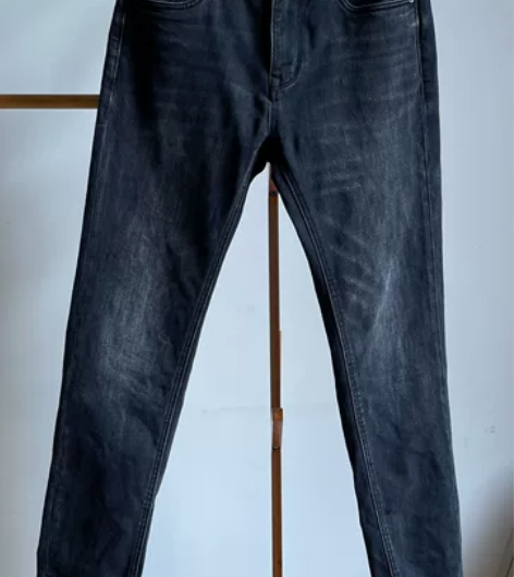 卡宾/cabbeen 酷黑修身款弹性牛仔裤...