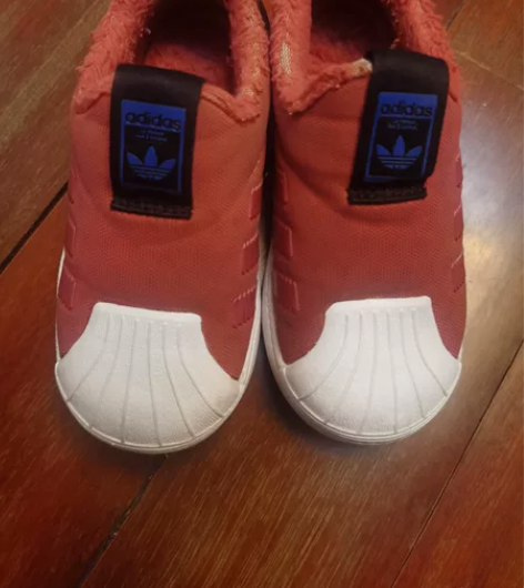 正品阿迪9K，需要的联系，看好了下单，不退...