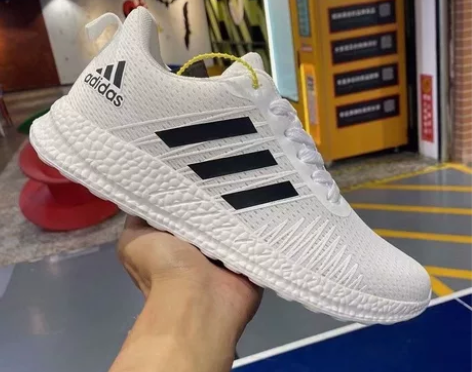 全新阿迪鞋子 感兴趣的话点“我想要”和我私...