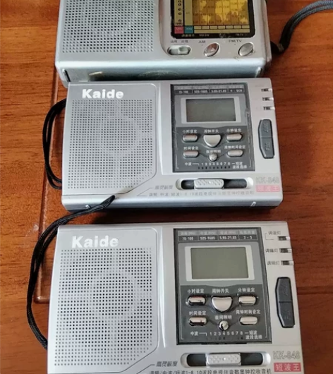 凯迪收音机，三个。一个新的，一个八成新，一...