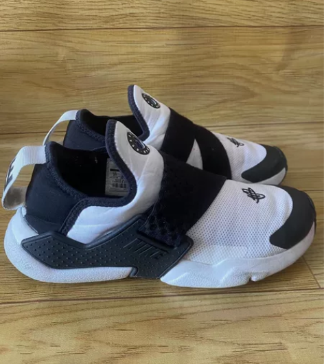 二手保真正品 耐克华莱士舒适运动鞋 33码...