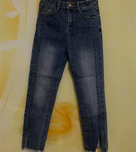 牛仔裤 1、剪标：应该是26码/9分裤吧 ...