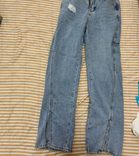 开衩微喇牛仔裤 穿过一次 s码 质量很好 ...