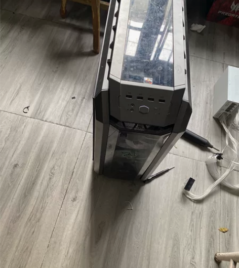 追风者H500P机箱，内部三个风扇，无包装...